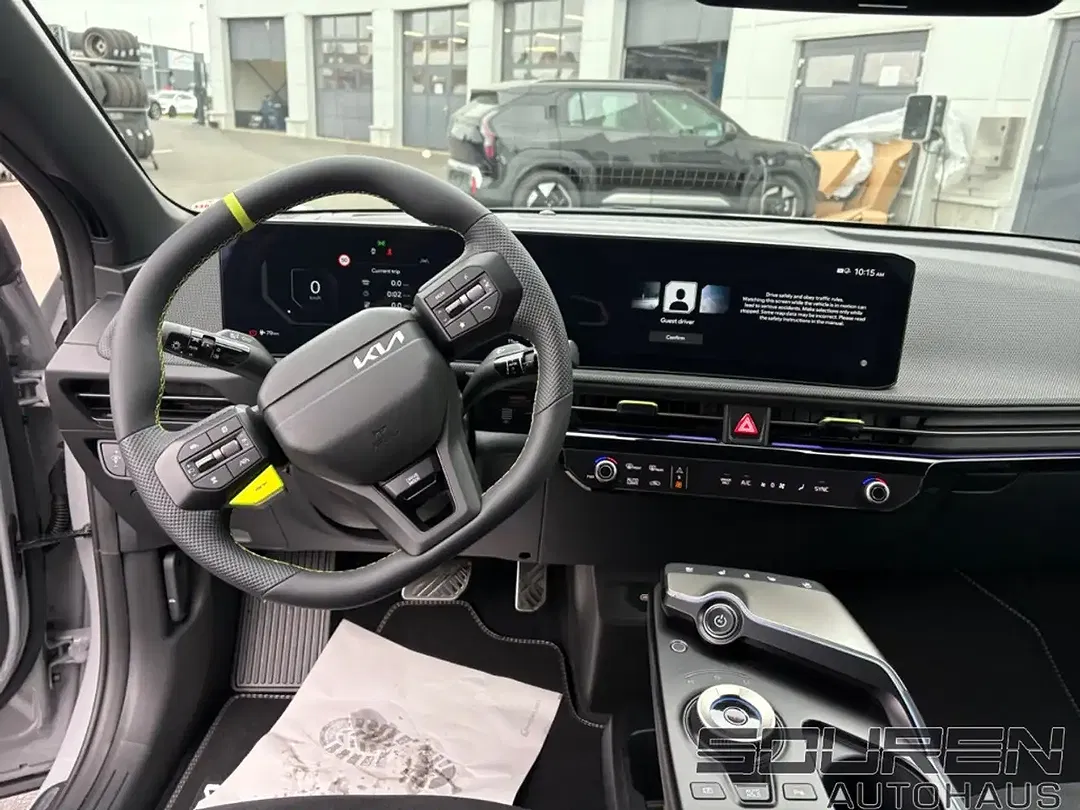 Kia EV6 - Thumbnail 12