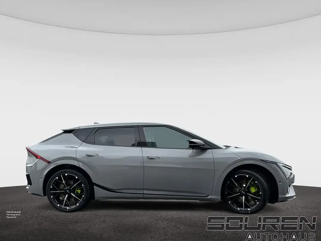 Kia EV6 - Thumbnail 6