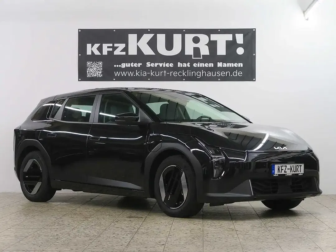 Kia EV4 - Thumbnail 1