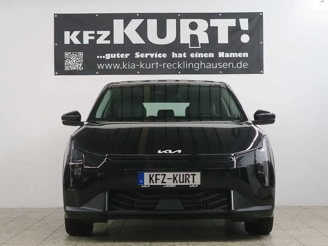 Kia EV4 - Thumbnail 2