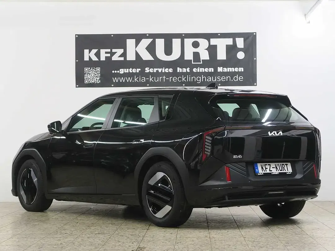 Kia EV4 - Thumbnail 5