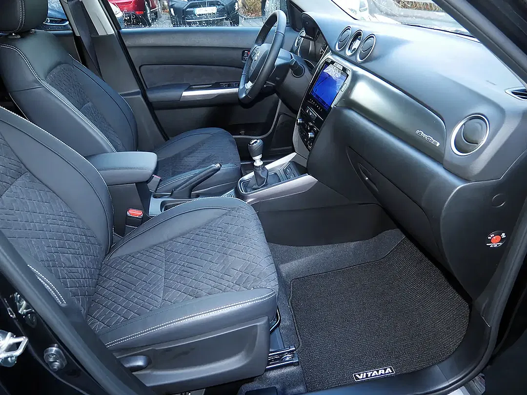 Suzuki Vitara - Thumbnail 8