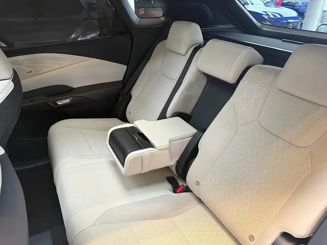 Lexus RX 450h - Thumbnail 15