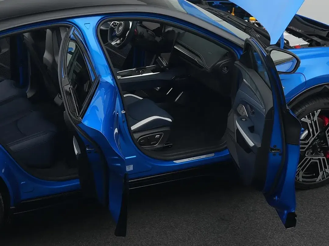 Alpine A390 - Thumbnail 10