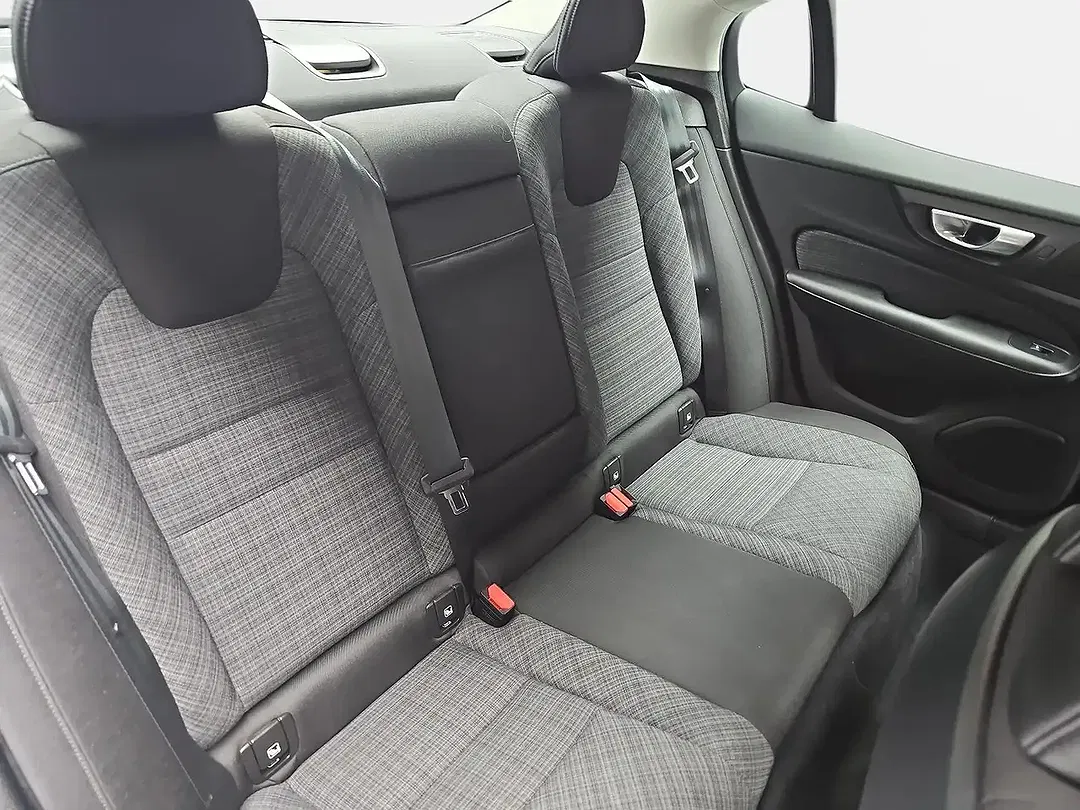 Volvo S60 - Thumbnail 10