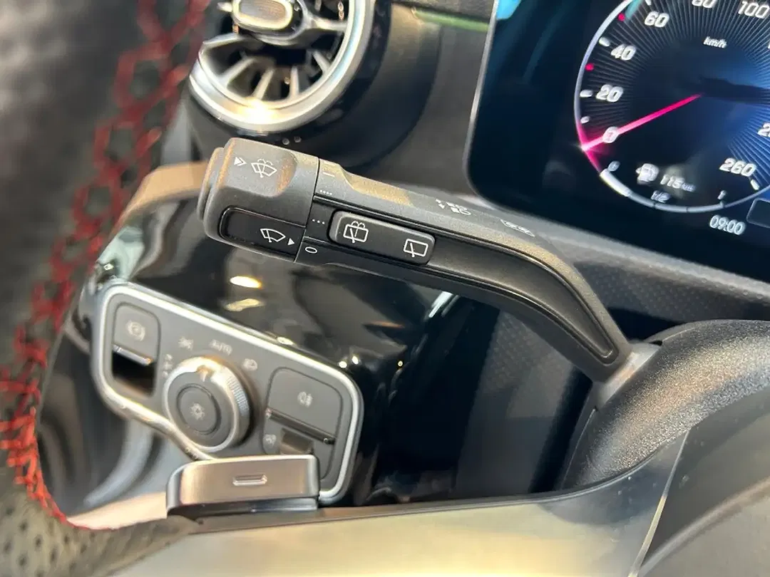 Mercedes-Benz A 200 - Thumbnail 13