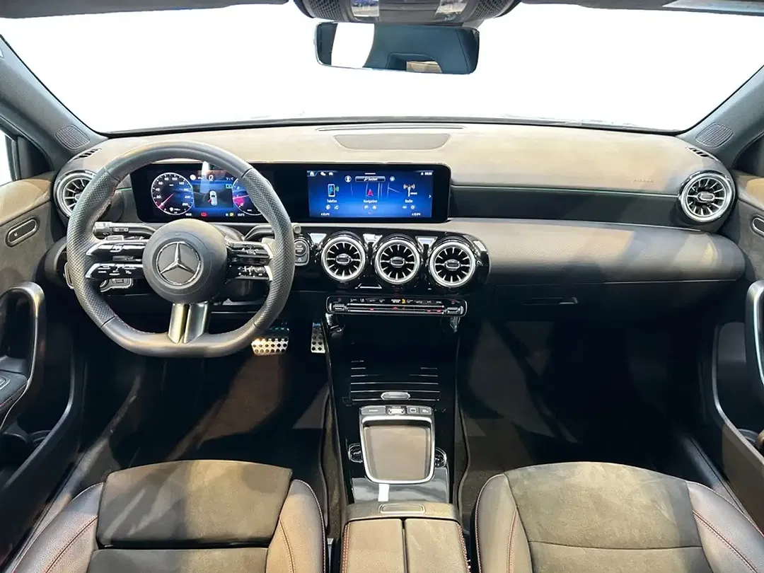 Mercedes-Benz A 200 - Thumbnail 14