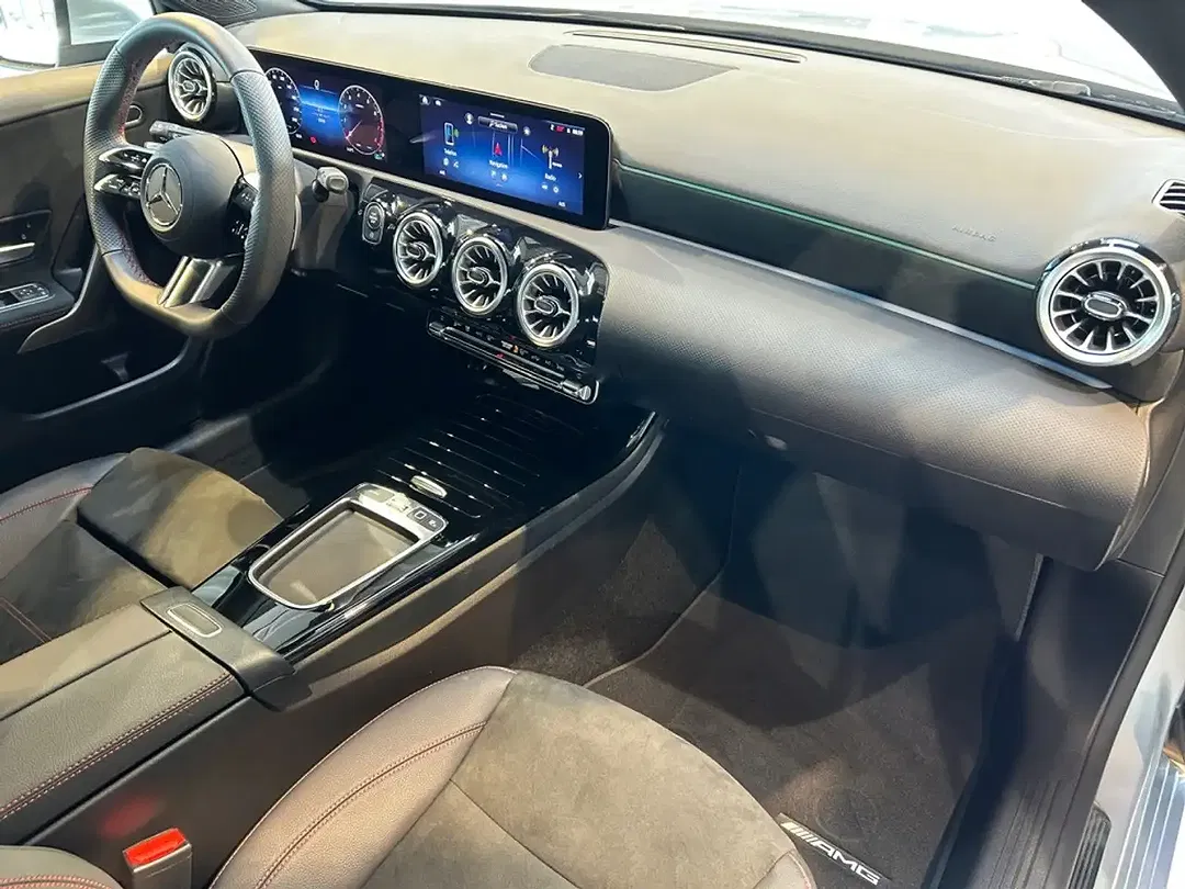 Mercedes-Benz A 200 - Thumbnail 3