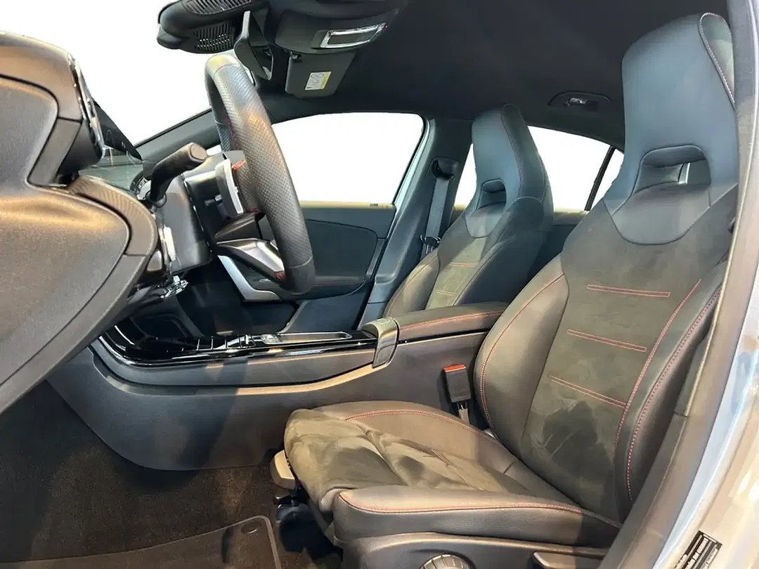 Mercedes-Benz A 200 - Thumbnail 5