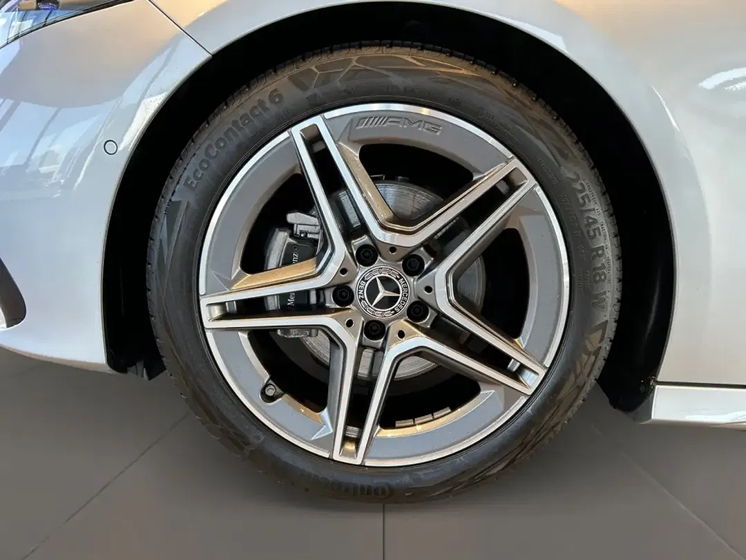 Mercedes-Benz A 200 - Thumbnail 8