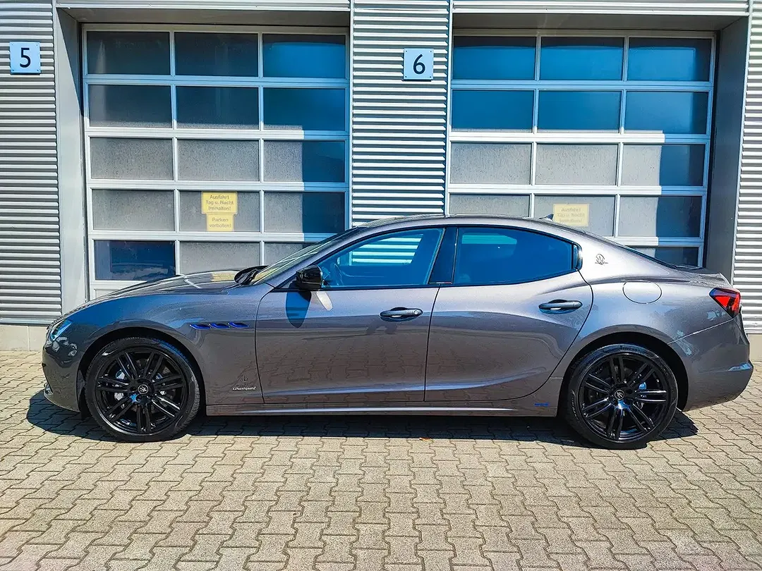 Maserati Ghibli - Thumbnail 2