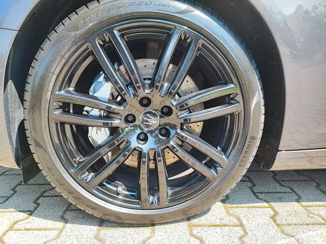 Maserati Ghibli - Thumbnail 3
