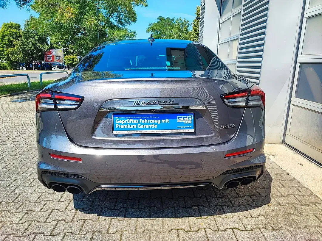 Maserati Ghibli - Thumbnail 5