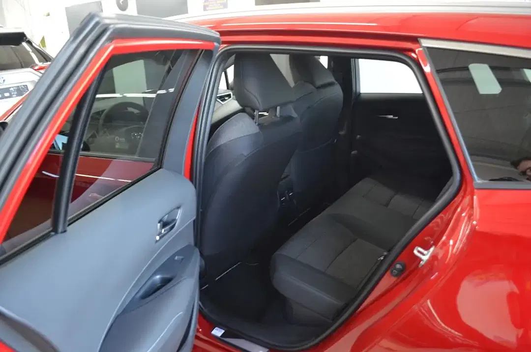 Toyota Corolla - Thumbnail 12