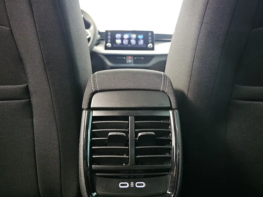 Skoda Kamiq - Thumbnail 6