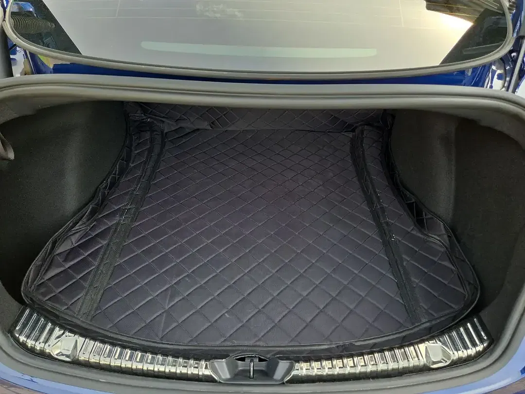Tesla Model 3 - Thumbnail 13