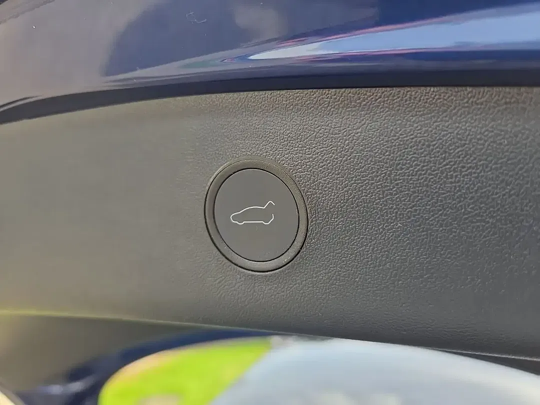 Tesla Model 3 - Thumbnail 14