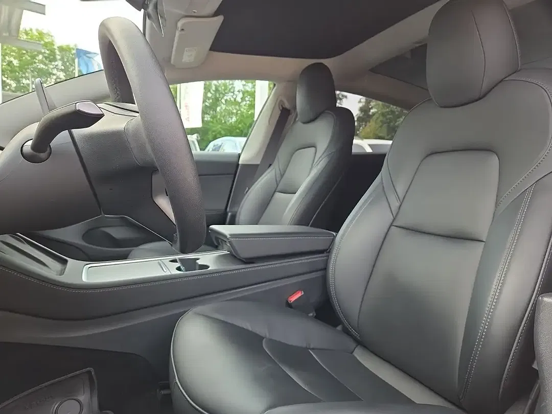 Tesla Model 3 - Thumbnail 15