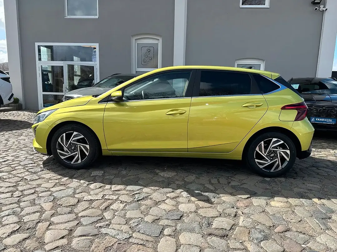 Hyundai i20 - Thumbnail 3