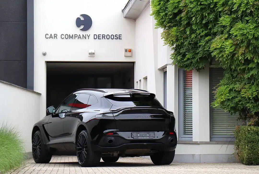 Aston Martin DBX - Thumbnail 3
