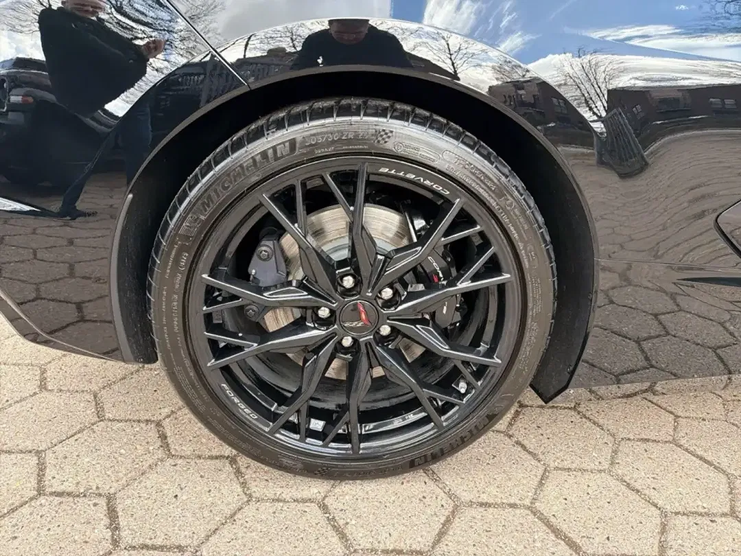 Corvette C8 - Thumbnail 4