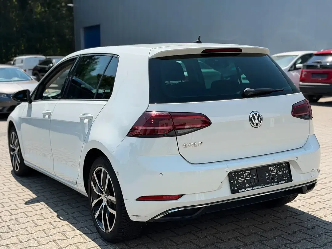 Volkswagen Golf - Thumbnail 10