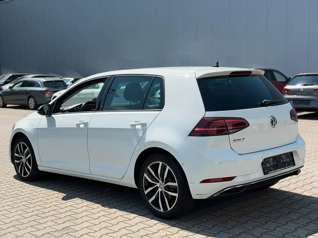 Volkswagen Golf - Thumbnail 11