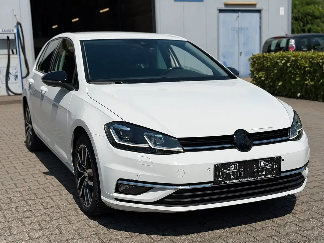Volkswagen Golf - Thumbnail 3