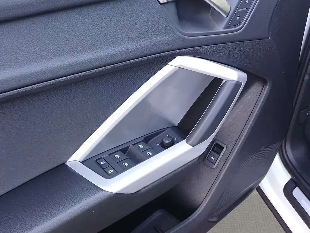 Audi Q3 - Thumbnail 10