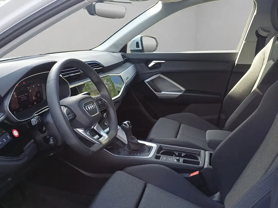 Audi Q3 - Thumbnail 11