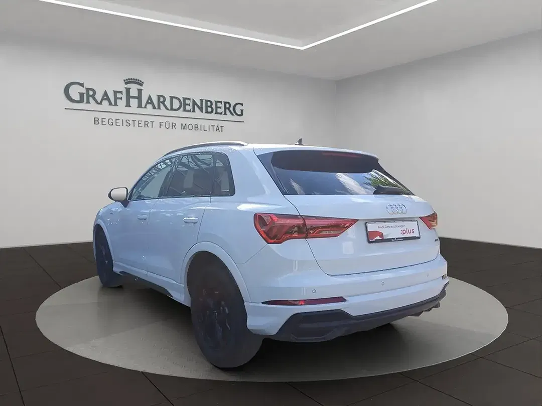 Audi Q3 - Thumbnail 4