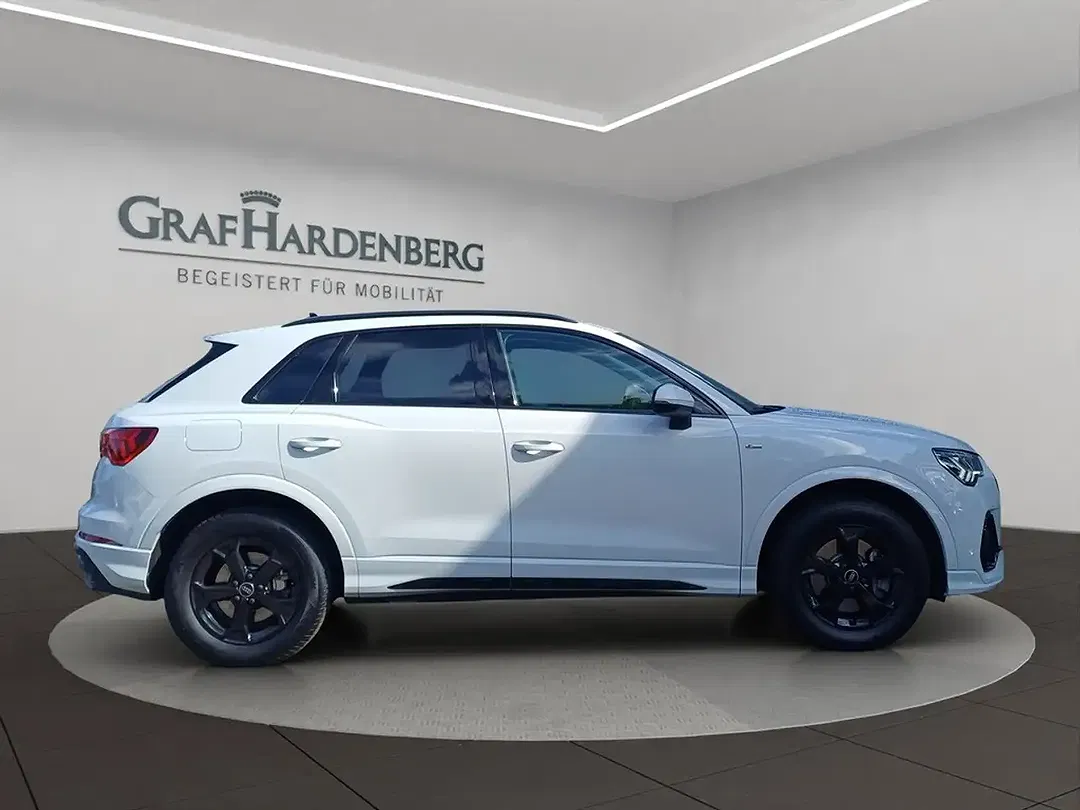 Audi Q3 - Thumbnail 7