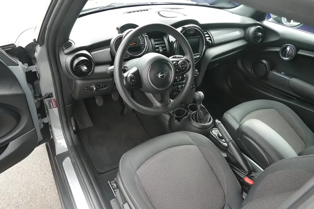 MINI Cooper Cabrio - Thumbnail 10