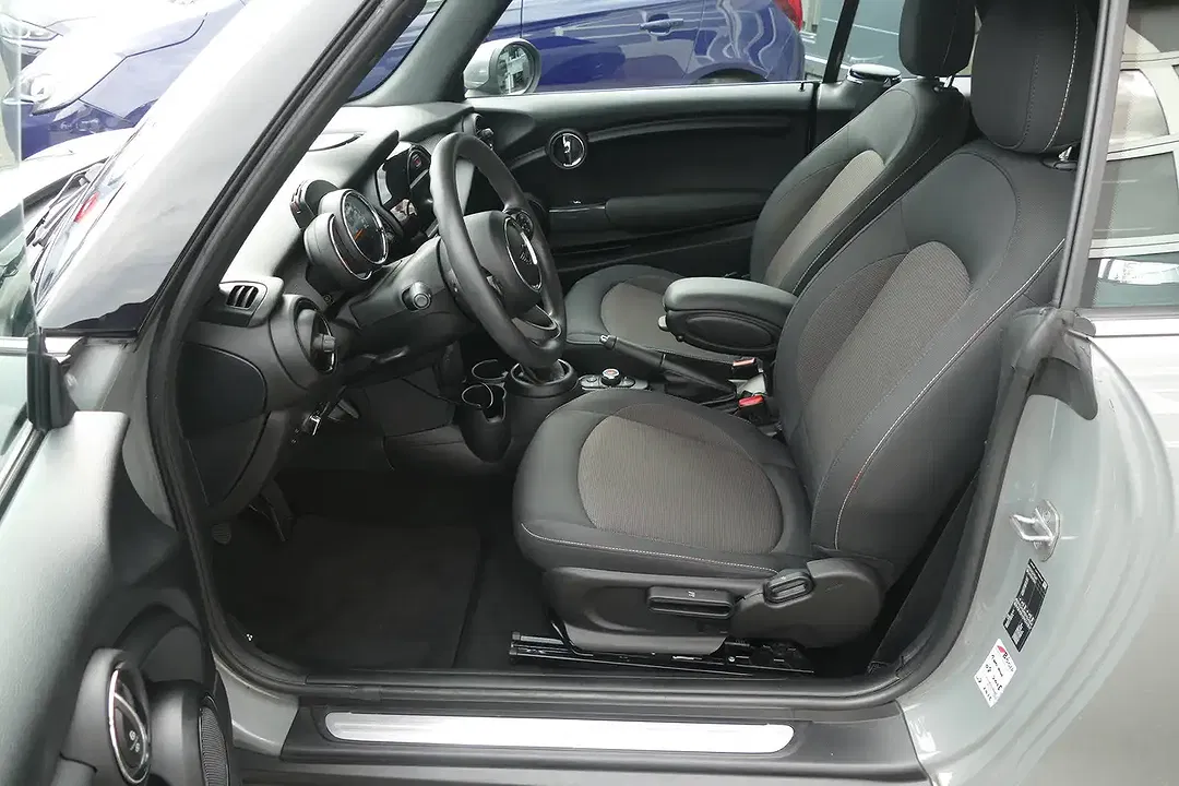MINI Cooper Cabrio - Thumbnail 12
