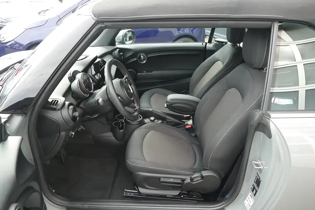 MINI Cooper Cabrio - Thumbnail 13