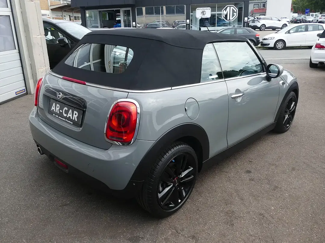 MINI Cooper Cabrio - Thumbnail 3
