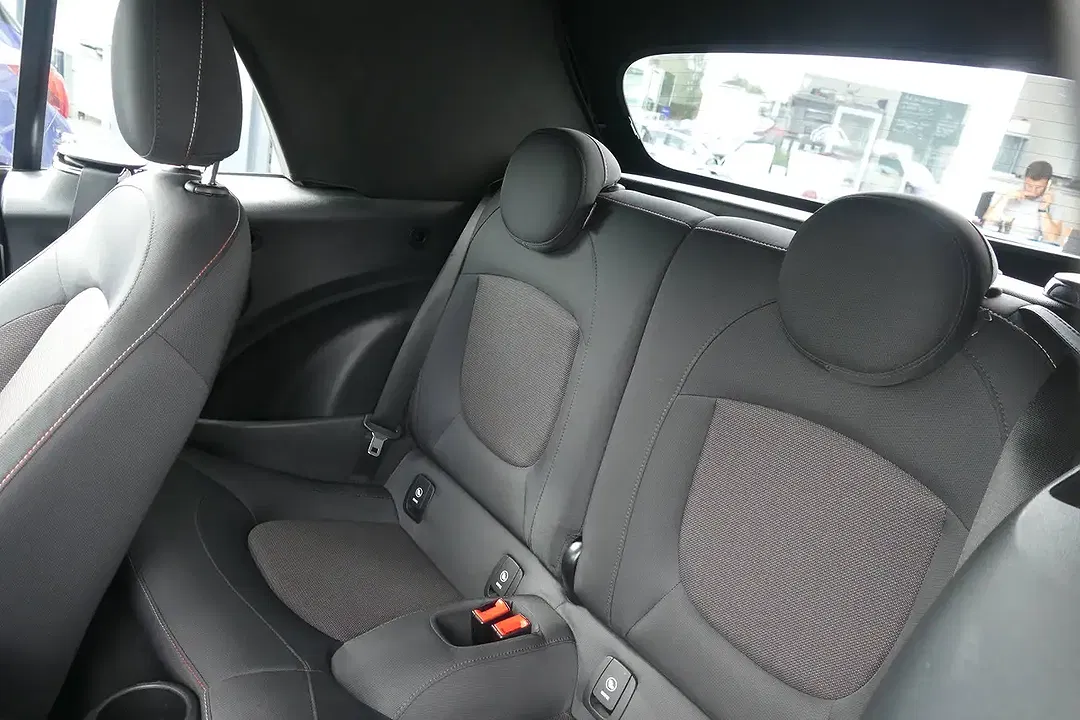 MINI Cooper Cabrio - Thumbnail 9