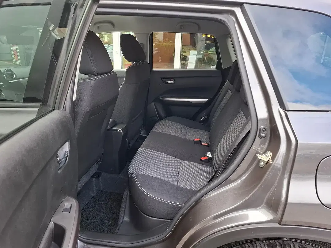 Suzuki Vitara - Thumbnail 11