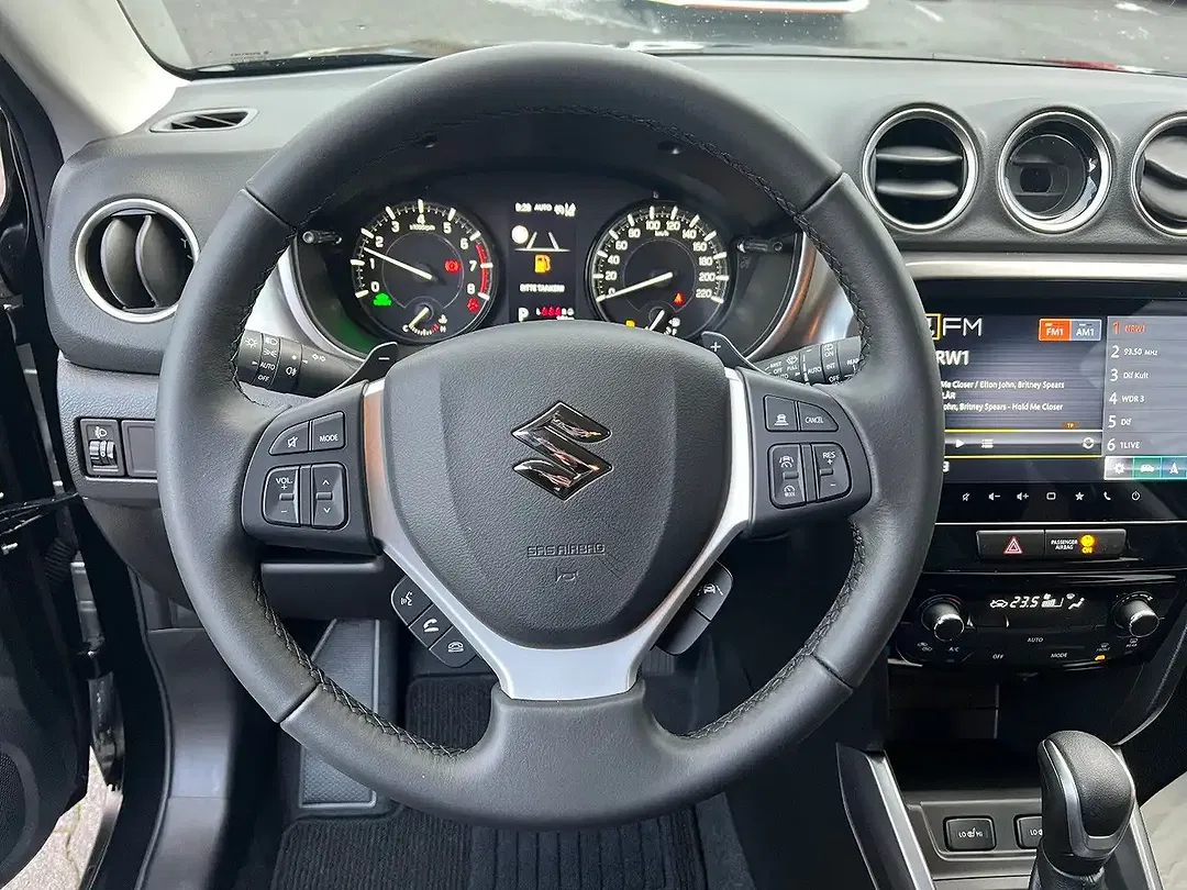 Suzuki Vitara - Thumbnail 13