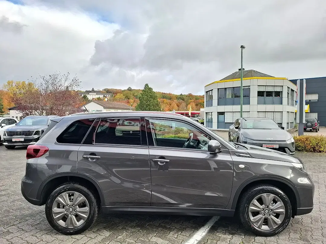 Suzuki Vitara - Thumbnail 7