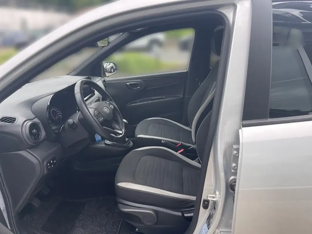 Hyundai i10 - Thumbnail 9