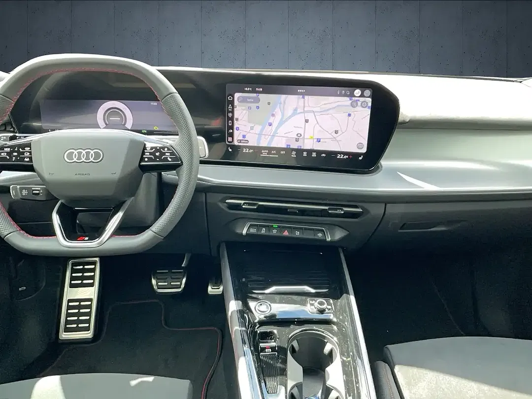 Audi Q3 - Thumbnail 12