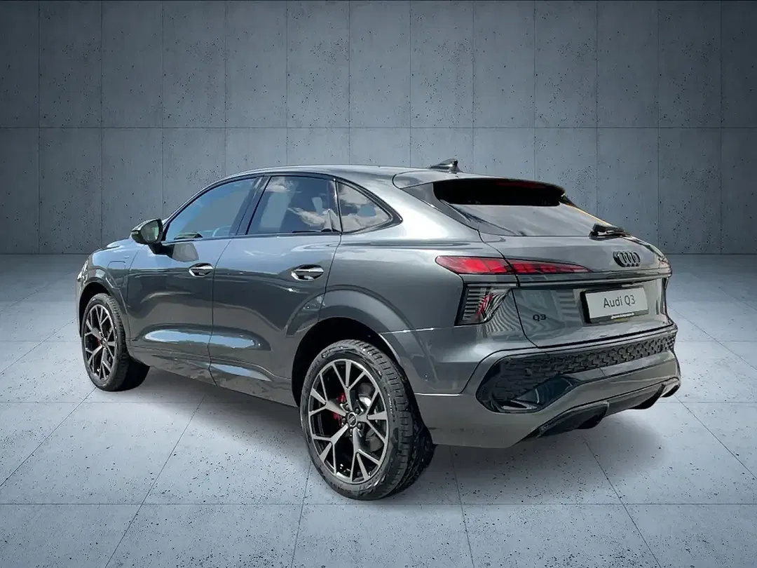 Audi Q3 - Thumbnail 4