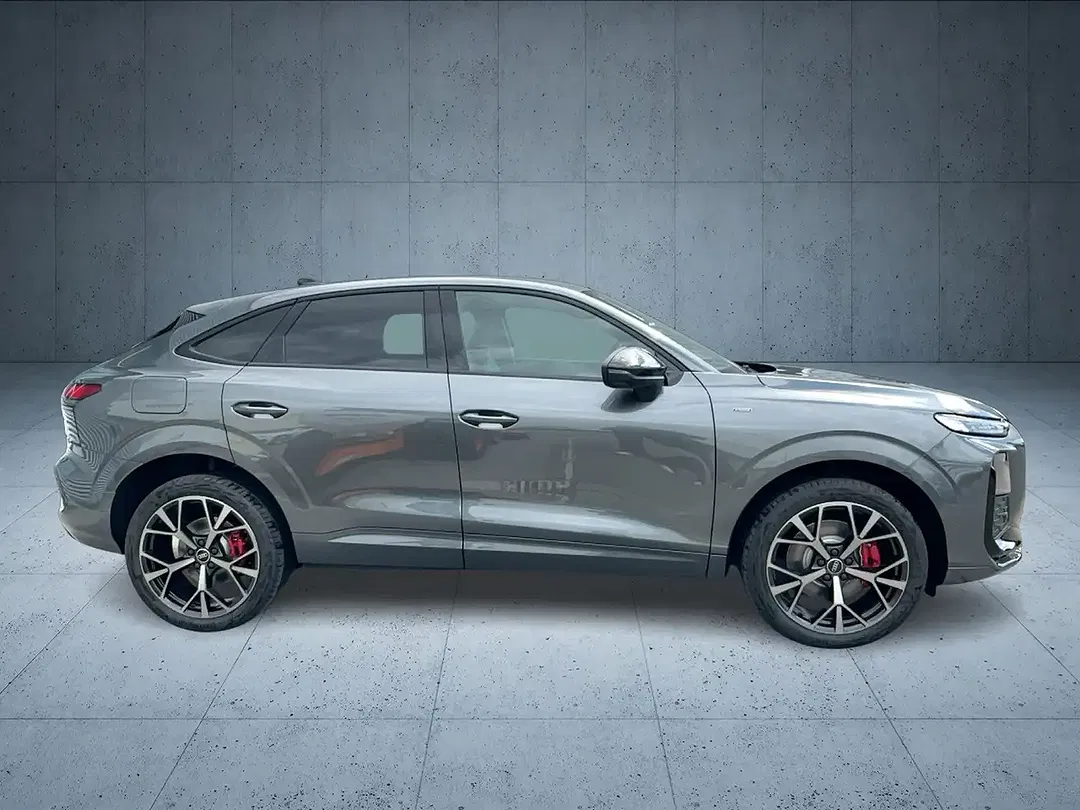 Audi Q3 - Thumbnail 7