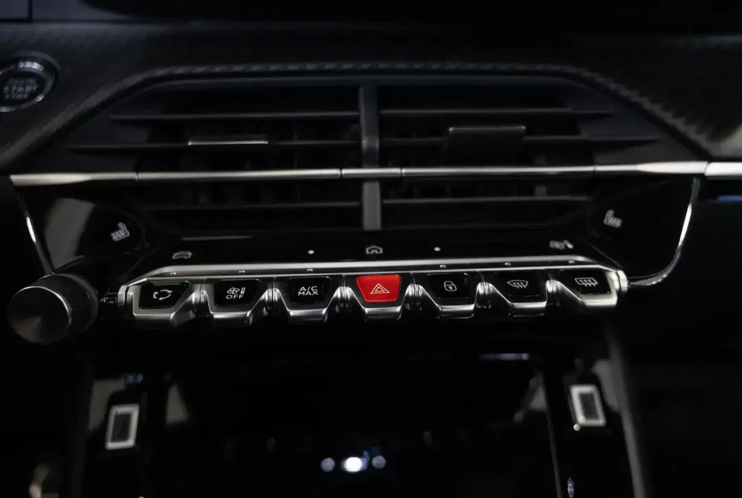 Peugeot 2008 - Thumbnail 9