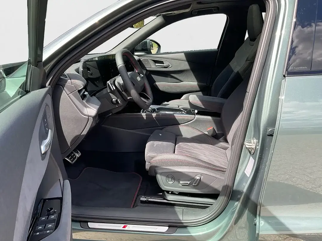 Audi Q3 - Thumbnail 9