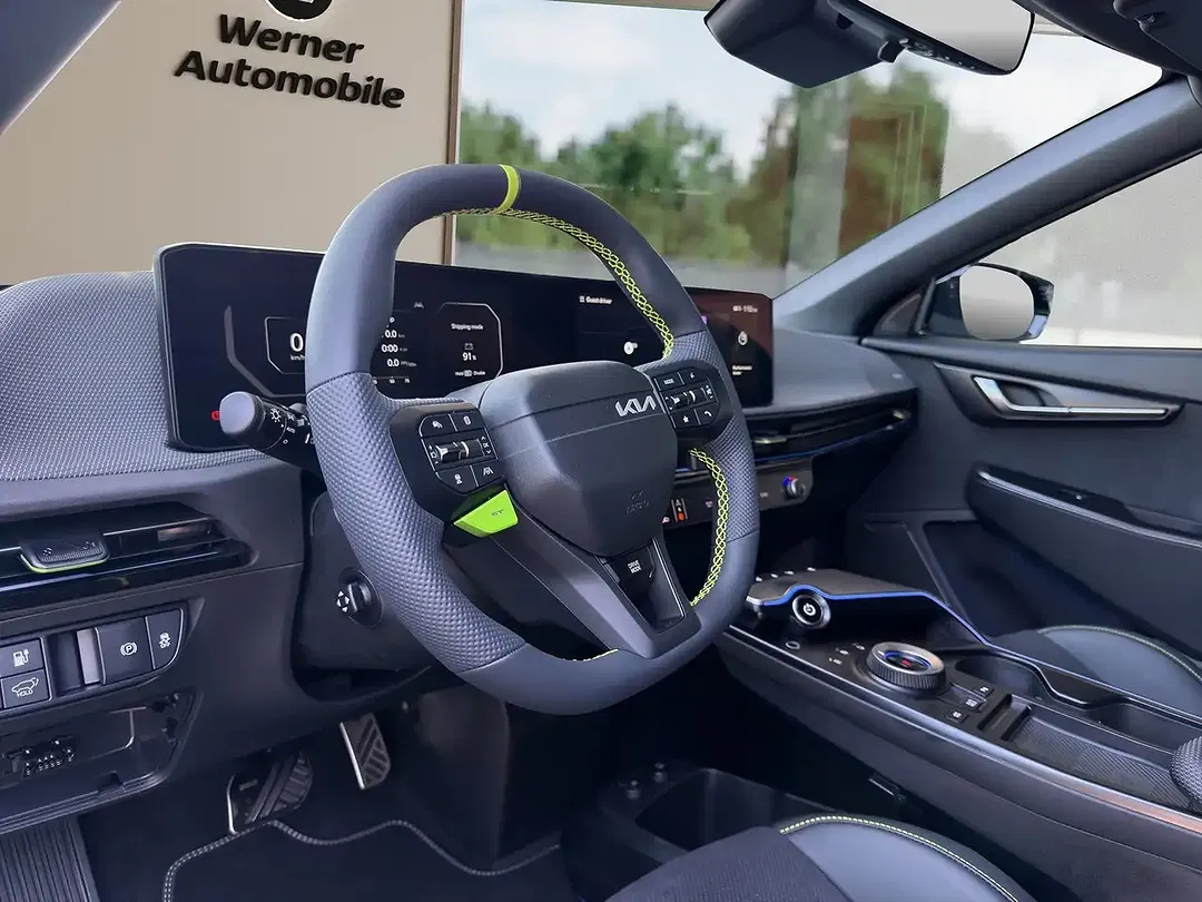 Kia EV6 - Thumbnail 8