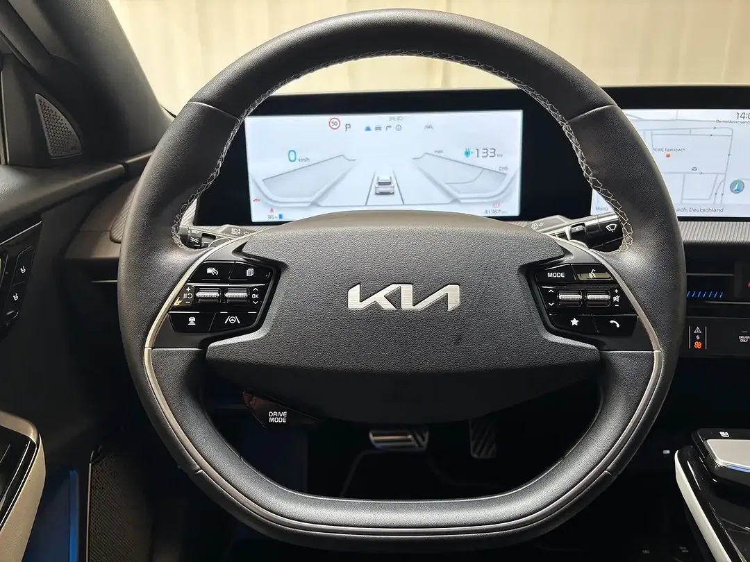 Kia EV6 - Thumbnail 10