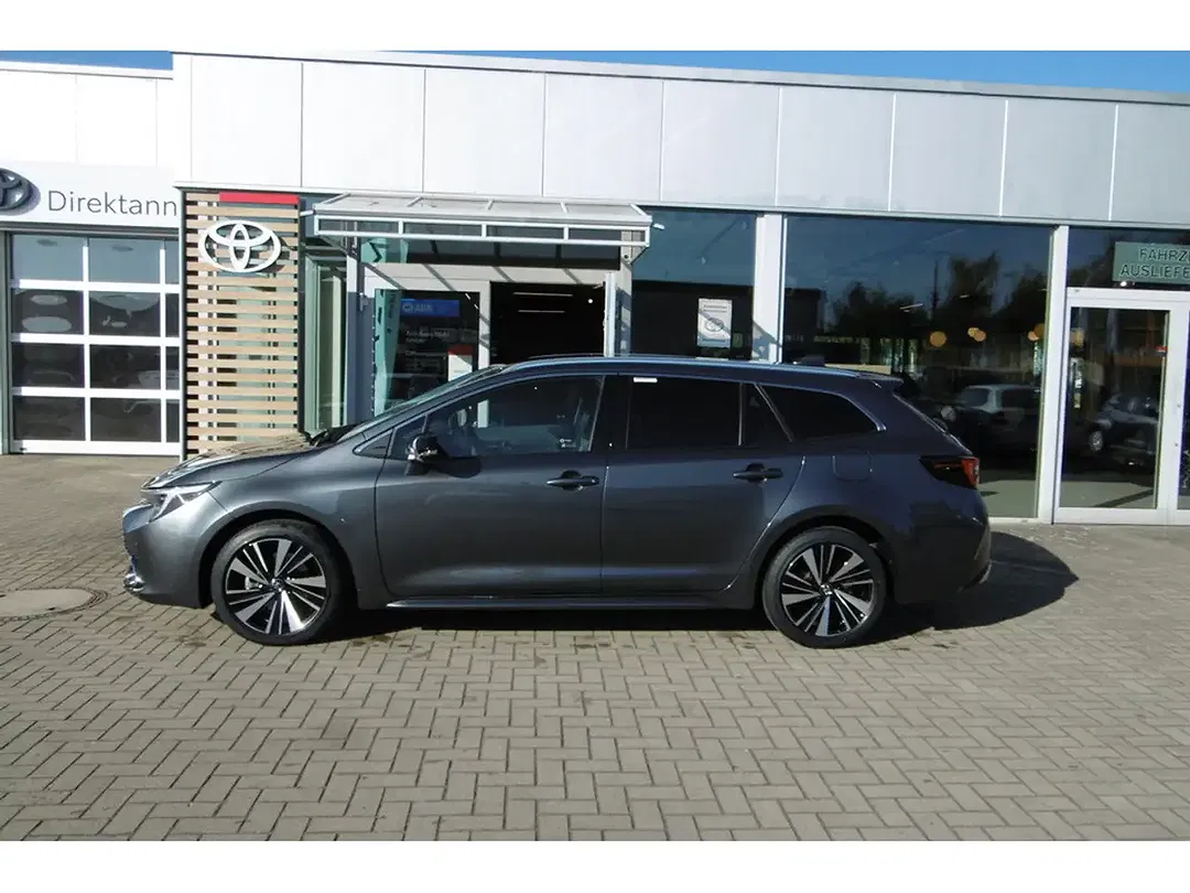 Toyota Corolla - Thumbnail 2