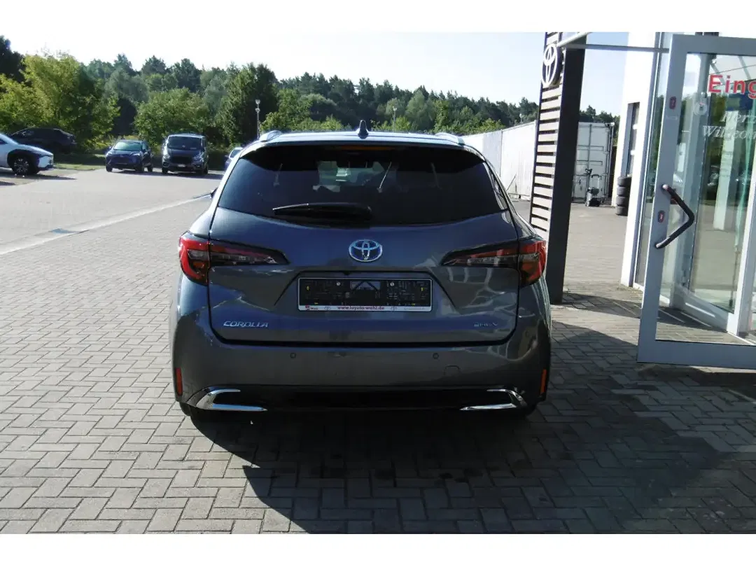 Toyota Corolla - Thumbnail 4
